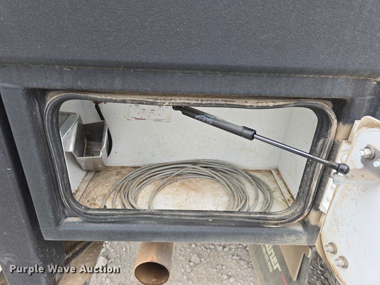 image for item DR3993 2020 Ford F550 Super Duty utility / service truck