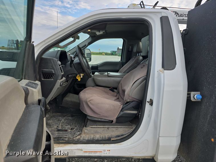 image for item DR3993 2020 Ford F550 Super Duty utility / service truck