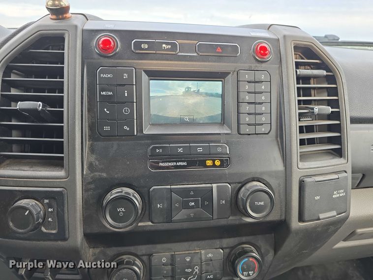 image for item DR3993 2020 Ford F550 Super Duty utility / service truck