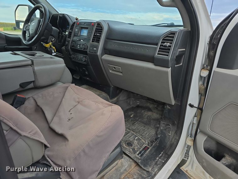 image for item DR3993 2020 Ford F550 Super Duty utility / service truck