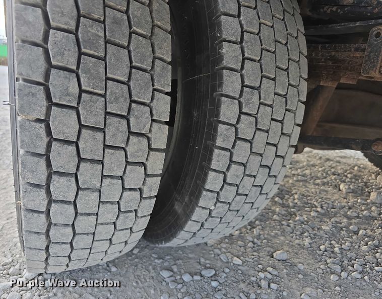 image for item DR3993 2020 Ford F550 Super Duty utility / service truck