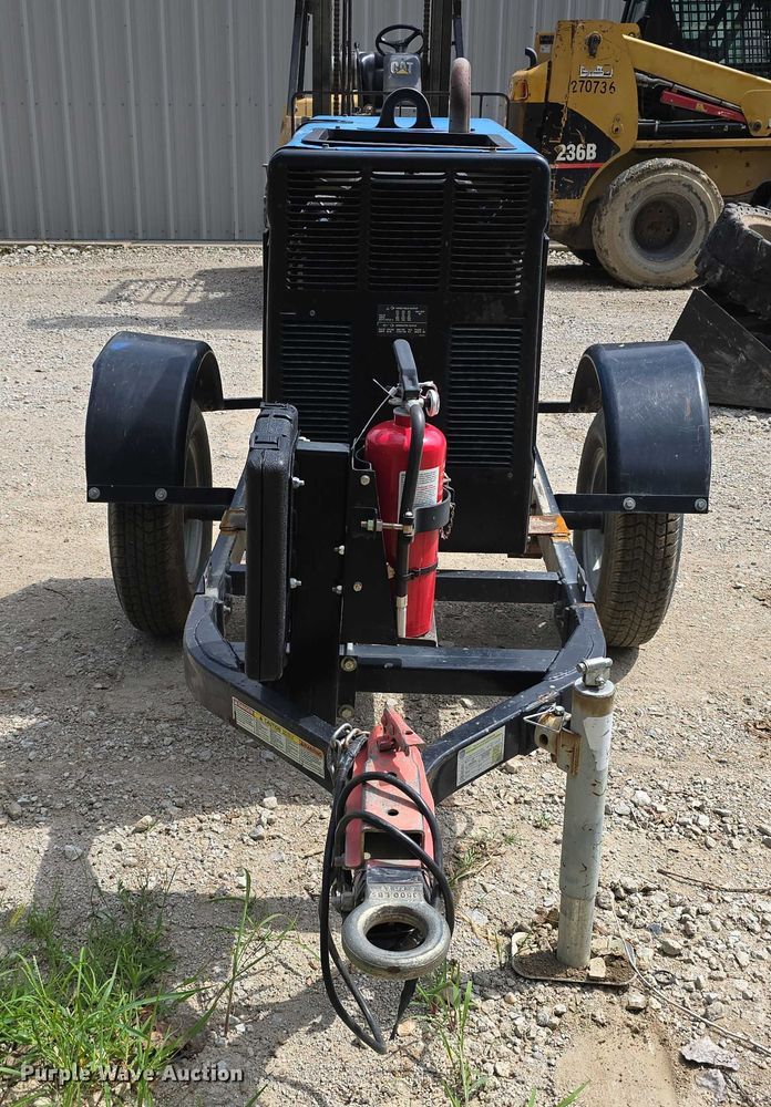 image for item DR3998 Miller Bobcat 225 welder/generator