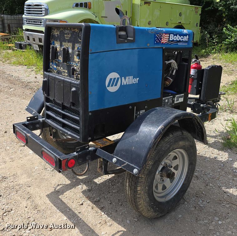 image for item DR3998 Miller Bobcat 225 welder/generator