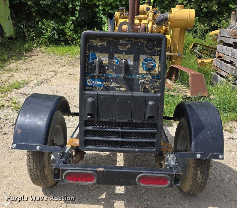 image for item DR3998 Miller Bobcat 225 welder/generator