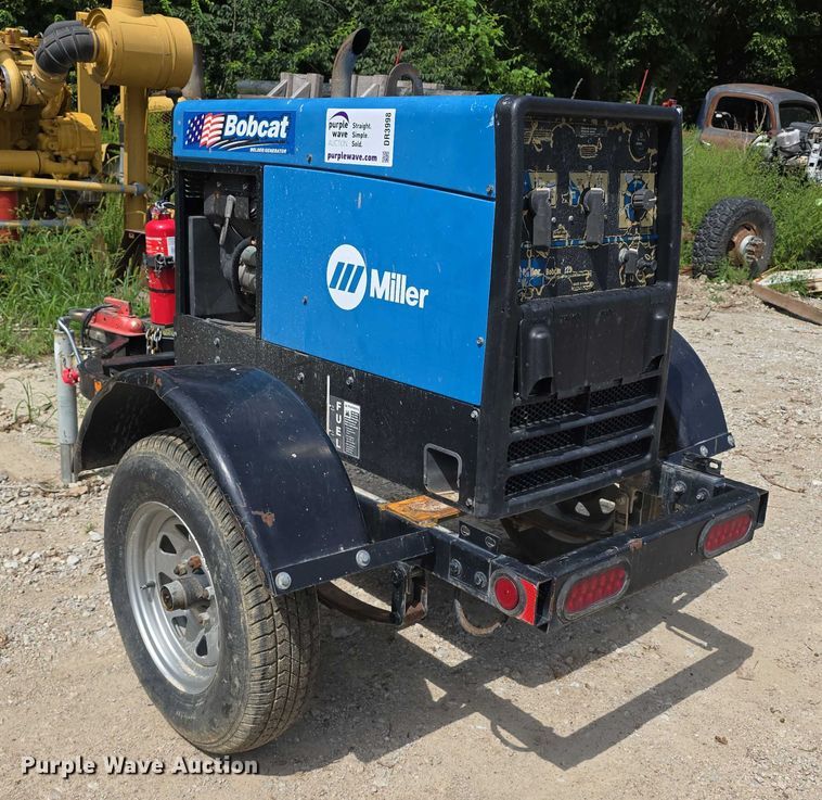 image for item DR3998 Miller Bobcat 225 welder/generator