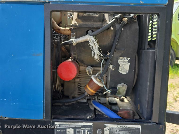 image for item DR3998 Miller Bobcat 225 welder/generator