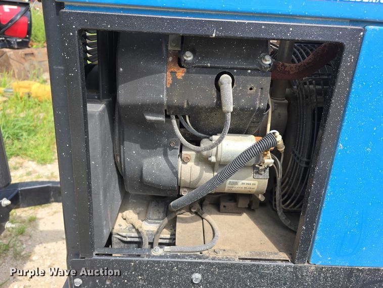 image for item DR3998 Miller Bobcat 225 welder/generator