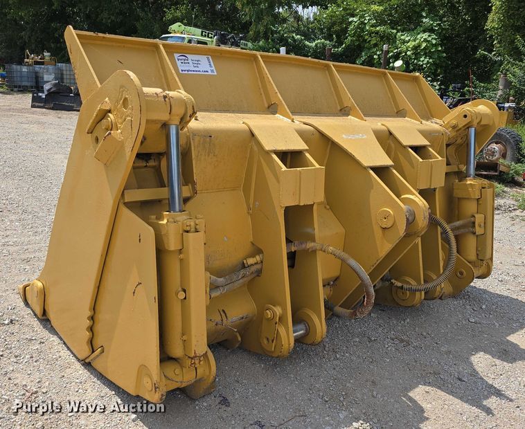 image for item DR4000 Four-in-one bucket