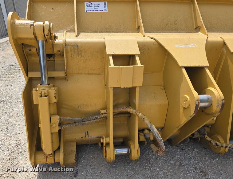 image for item DR4000 Four-in-one bucket