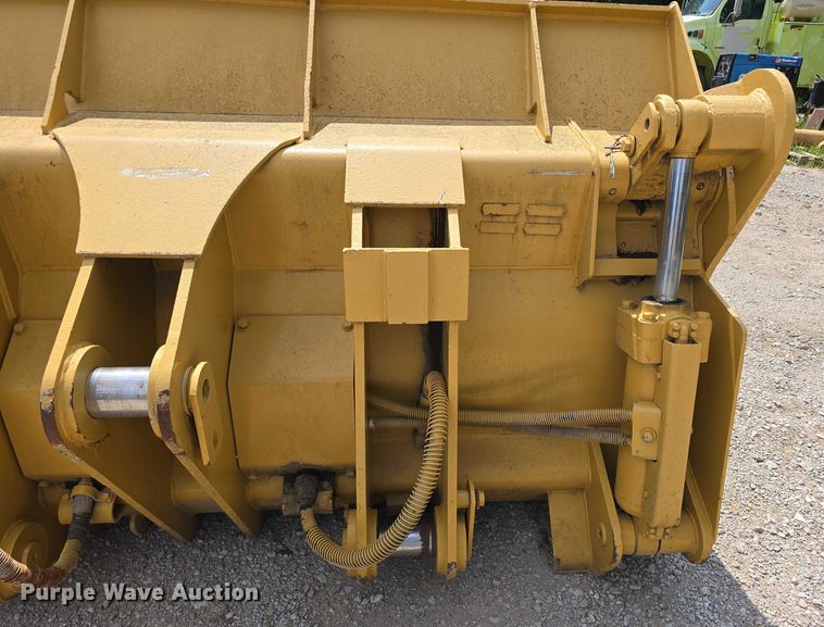 image for item DR4000 Four-in-one bucket