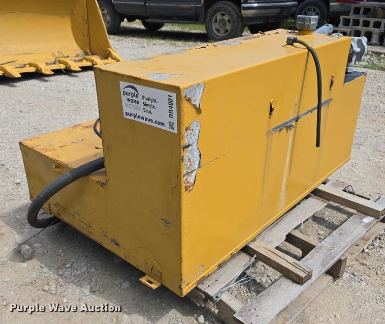 image for item DR4001 Fuel tank