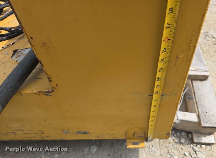 image for item DR4001 Fuel tank