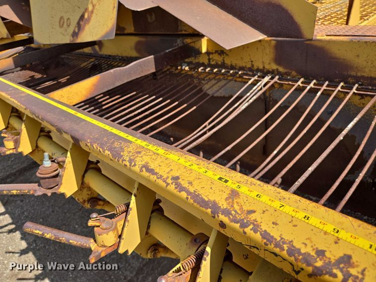 image for item DT4914 WH MFG Spread King chip spreader