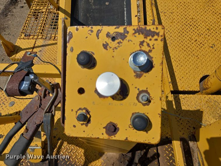 image for item DT4914 WH MFG Spread King chip spreader