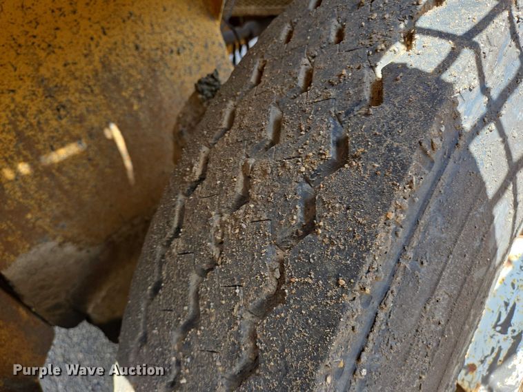 image for item DT4914 WH MFG Spread King chip spreader