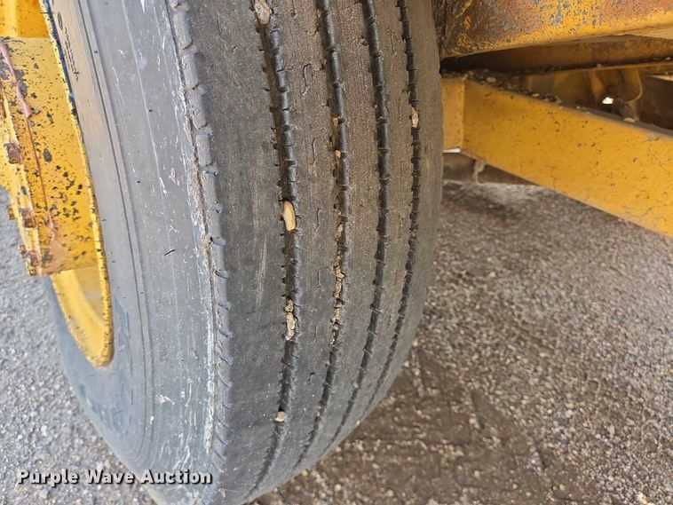 image for item DT4914 WH MFG Spread King chip spreader