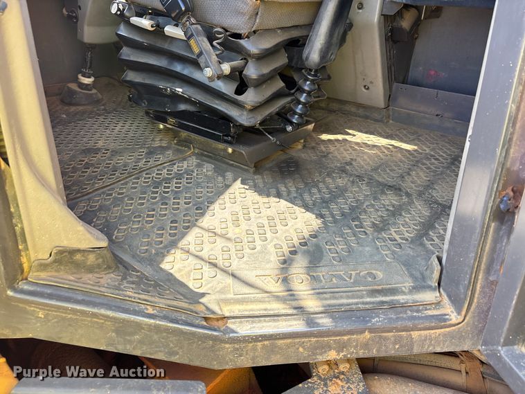 image for item DU1263 2014 Volvo A40G haul truck