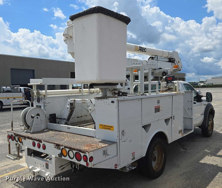 CAMIóN CON CANASTILLA 2006 FORD ALTEC