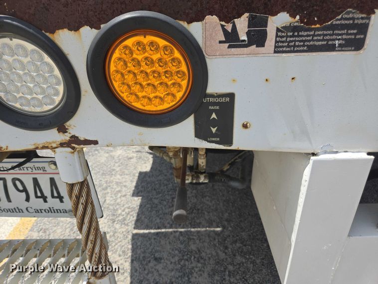 image for item DU2507 2006 Ford F550 bucket truck