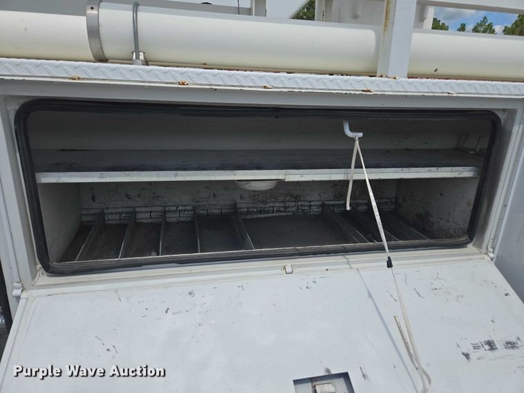 image for item DU2507 2006 Ford F550 bucket truck