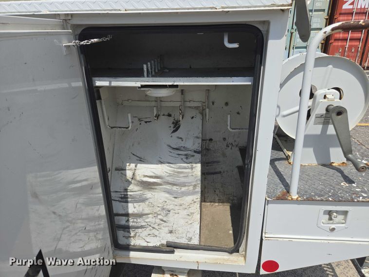 image for item DU2507 2006 Ford F550 bucket truck