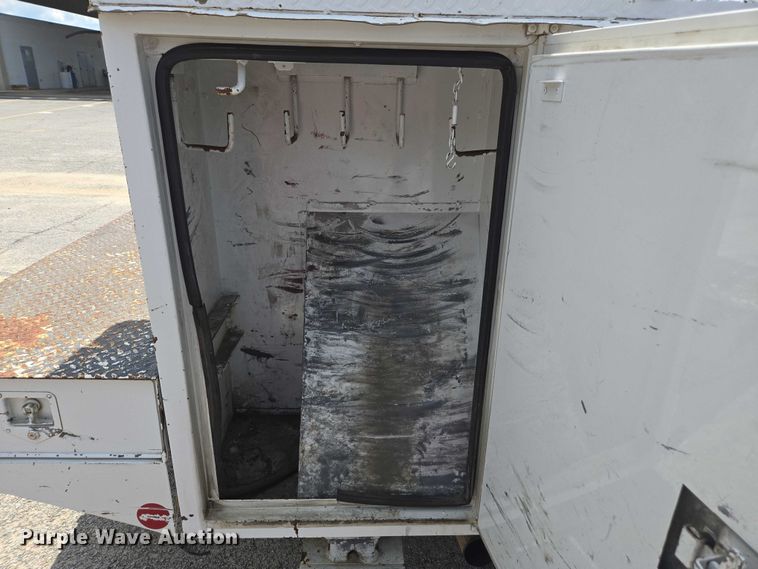 image for item DU2507 2006 Ford F550 bucket truck