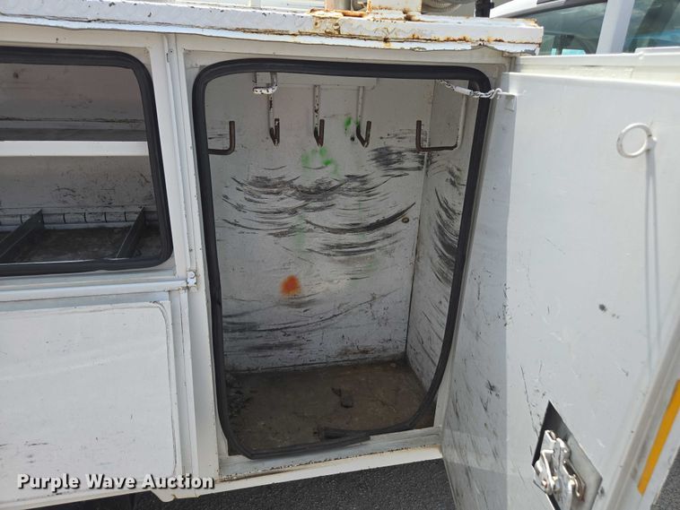 image for item DU2507 2006 Ford F550 bucket truck