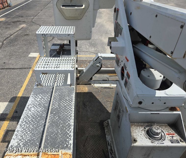 image for item DU2507 2006 Ford F550 bucket truck