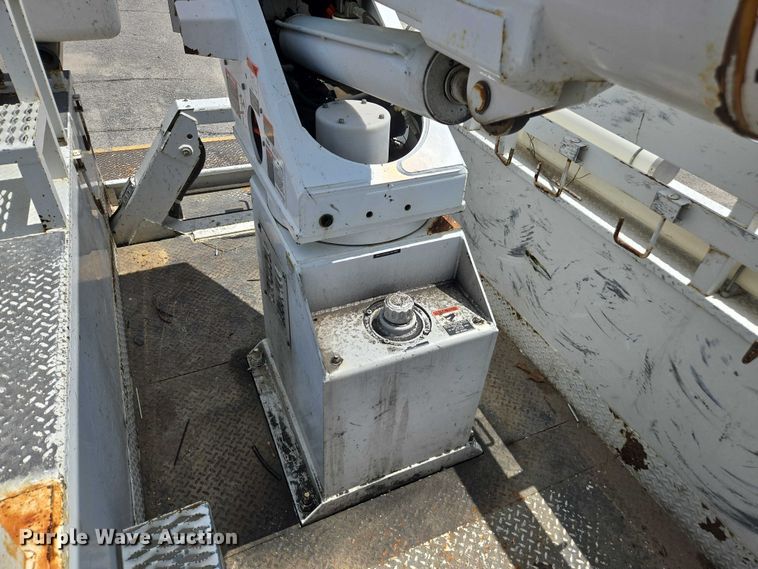 image for item DU2507 2006 Ford F550 bucket truck