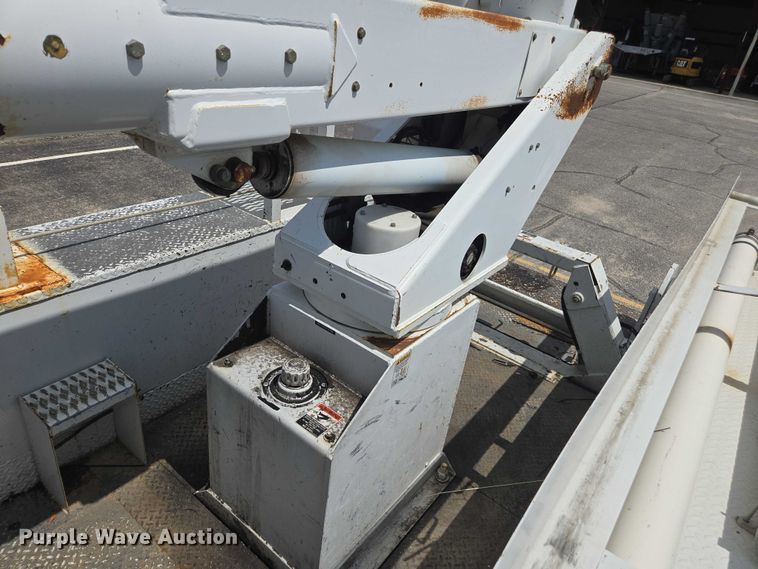 image for item DU2507 2006 Ford F550 bucket truck