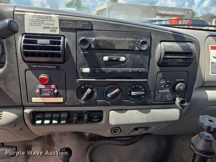 image for item DU2507 2006 Ford F550 bucket truck