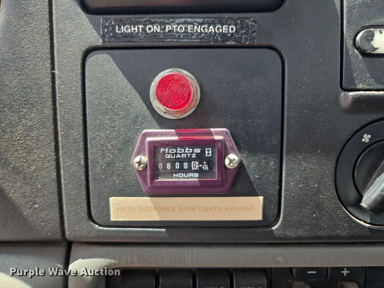 image for item DU2507 2006 Ford F550 bucket truck