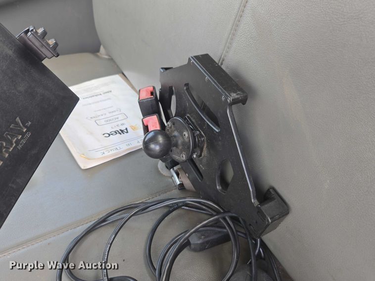 image for item DU2507 2006 Ford F550 bucket truck