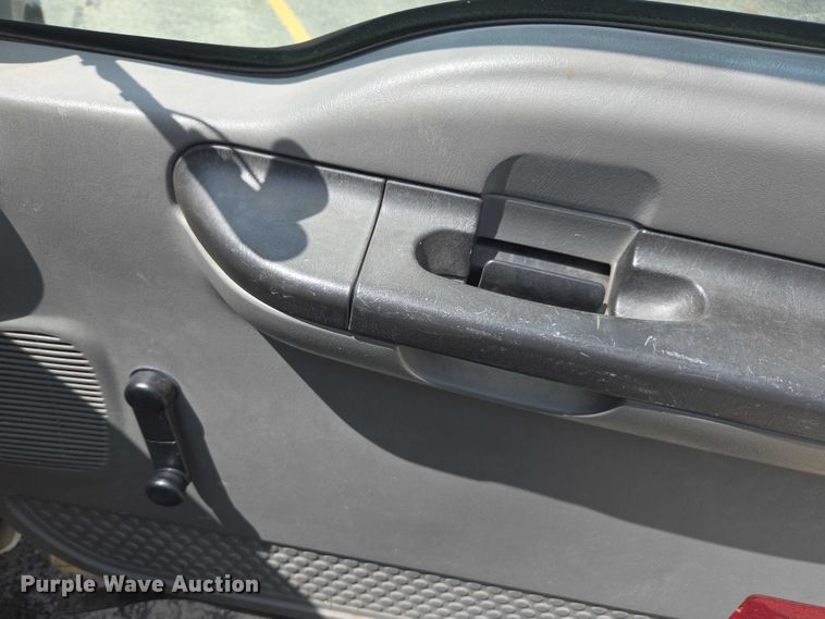 image for item DU2507 2006 Ford F550 bucket truck