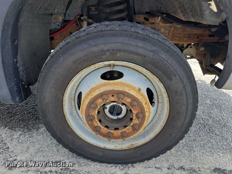 image for item DU2507 2006 Ford F550 bucket truck