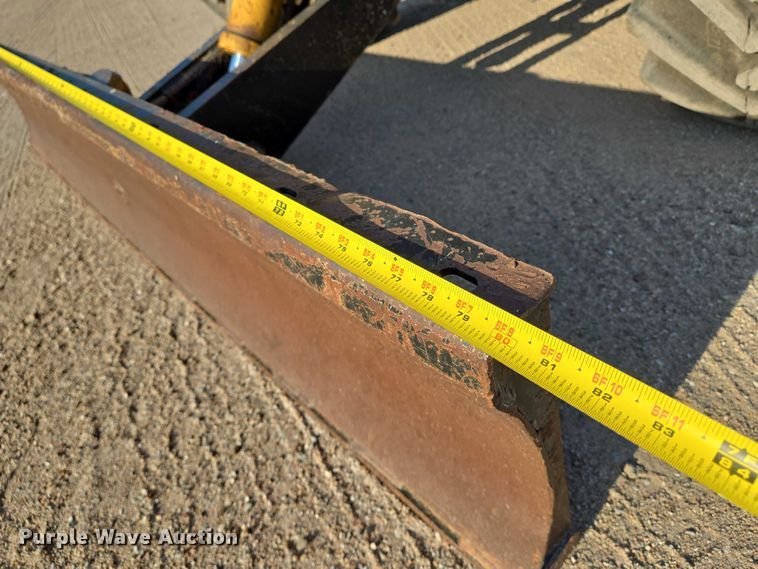 image for item DU6761 2001 Vermeer V120 rock saw