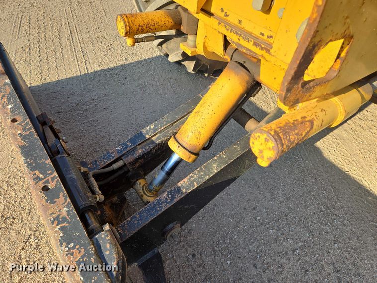 image for item DU6761 2001 Vermeer V120 rock saw