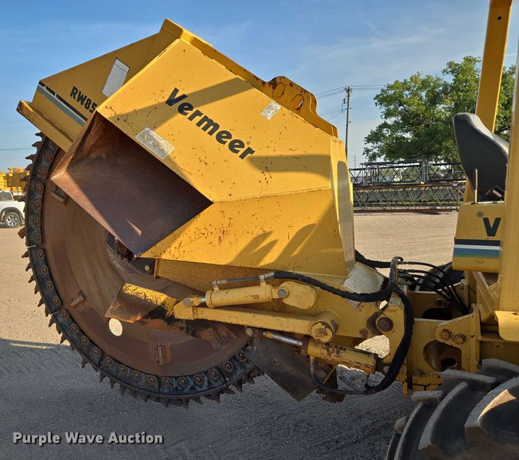 image for item DU6761 2001 Vermeer V120 rock saw