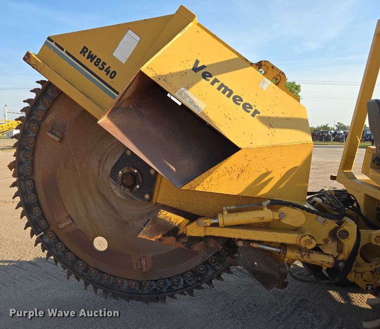 image for item DU6761 2001 Vermeer V120 rock saw