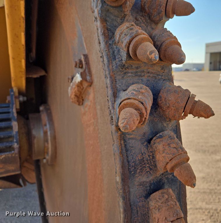 image for item DU6761 2001 Vermeer V120 rock saw