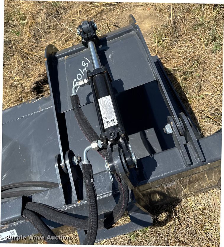 image for item DU9105 2025 Wolverine GB-11-72W skid steer grapple bucket