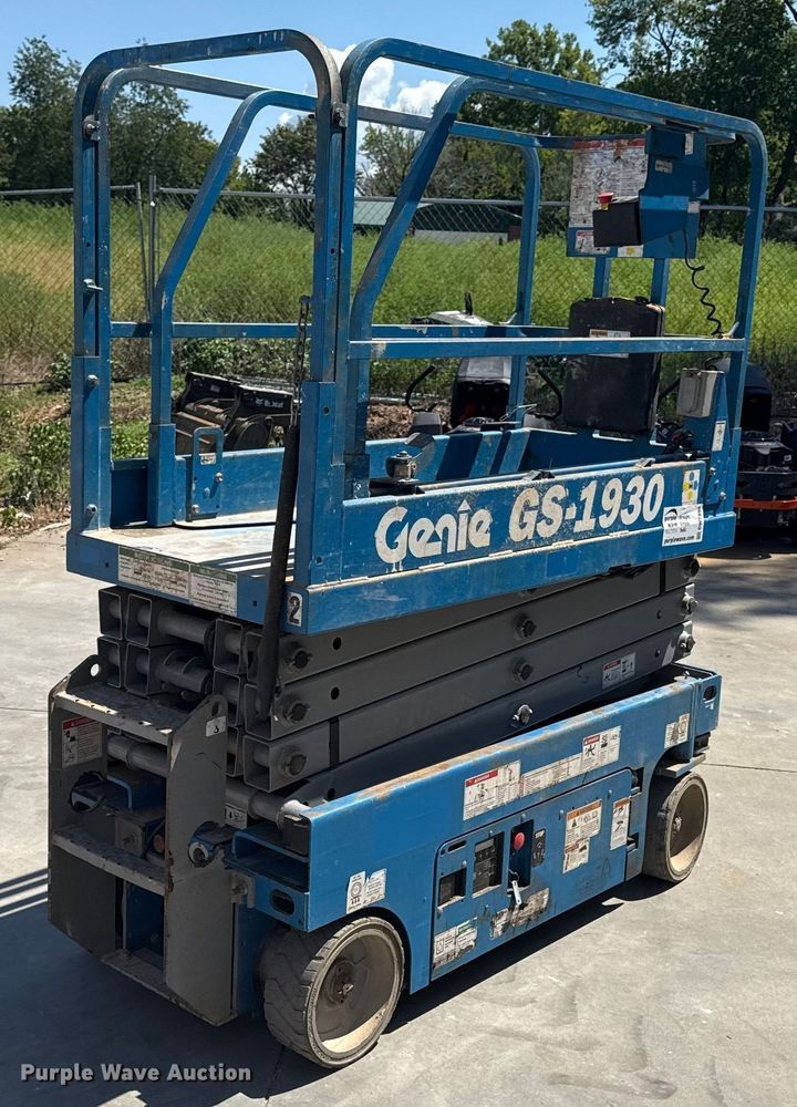 image for item DW2994 Genie GS-1930 scissor lift