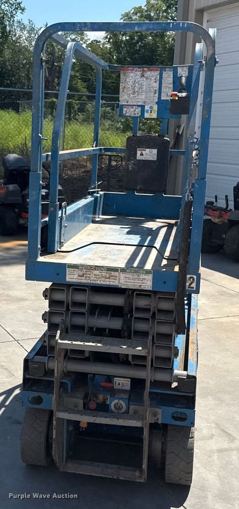 image for item DW2994 Genie GS-1930 scissor lift