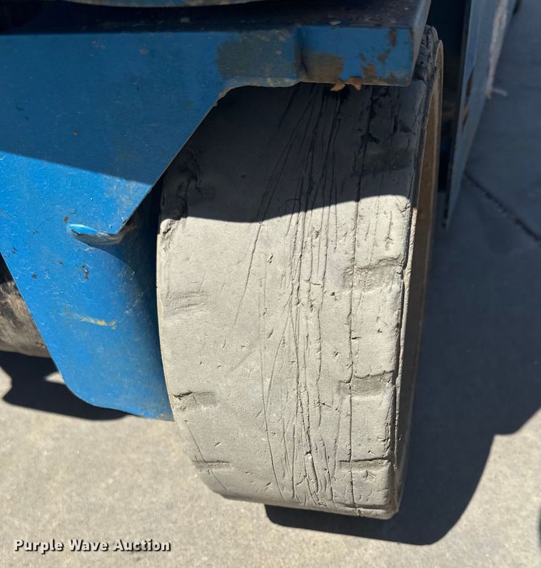 image for item DW2994 Genie GS-1930 scissor lift