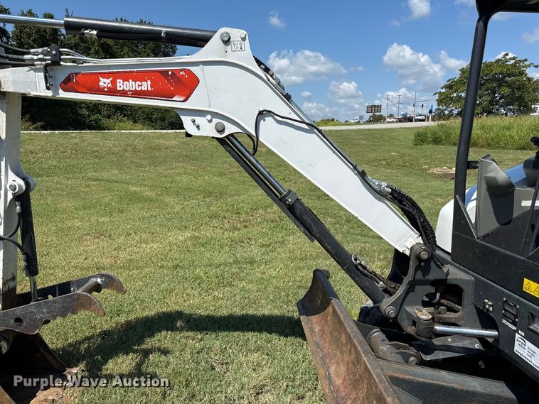 image for item DW2996 2023 Bobcat E35 mini excavator