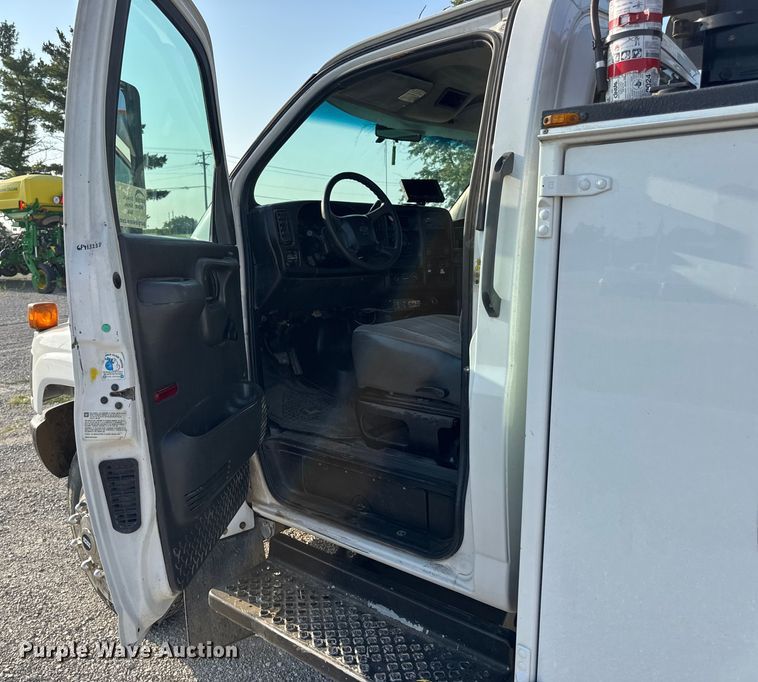image for item DW6500 2006 Chevrolet C4500 utility / service truck