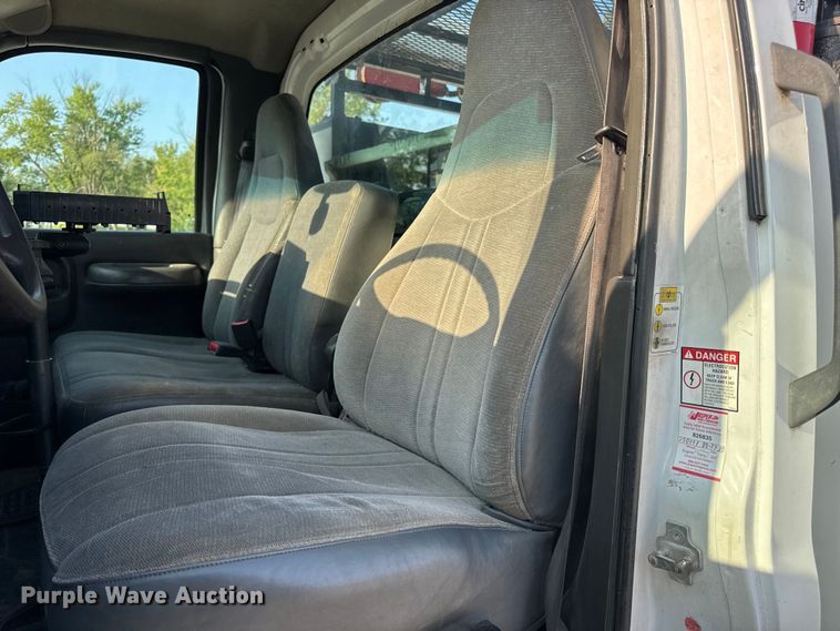 image for item DW6500 2006 Chevrolet C4500 utility / service truck