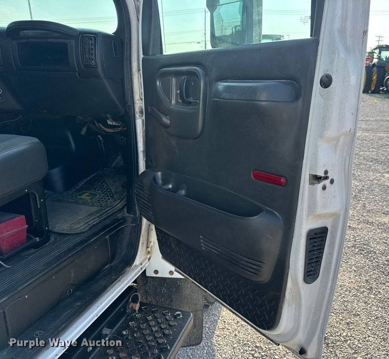 image for item DW6500 2006 Chevrolet C4500 utility / service truck