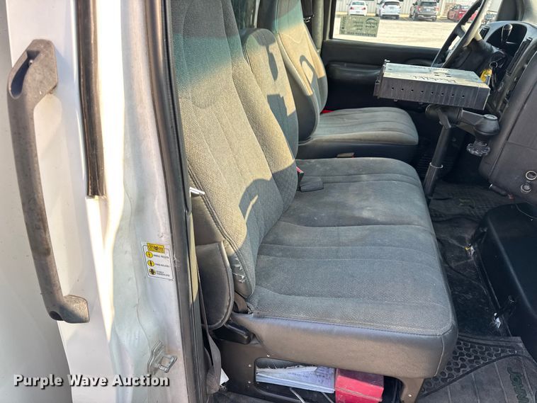 image for item DW6500 2006 Chevrolet C4500 utility / service truck