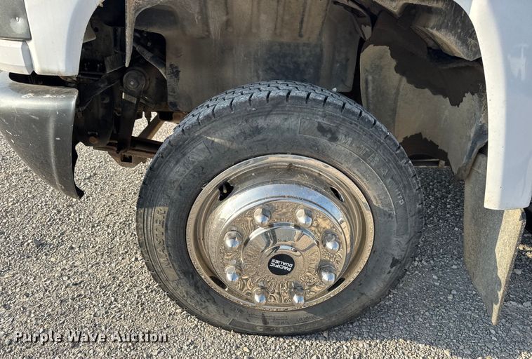 image for item DW6500 2006 Chevrolet C4500 utility / service truck